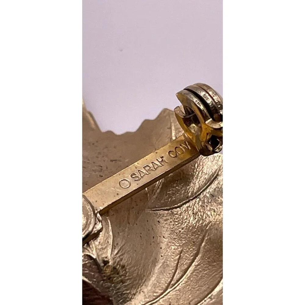 Vintage Sarah Coventry Gold Tone Faux Pearl 3D Leaf‎ Brooch Pin Textured